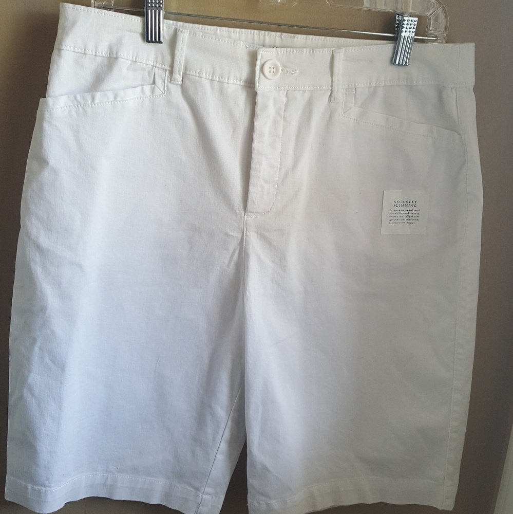 NWOT Bermuda shorts